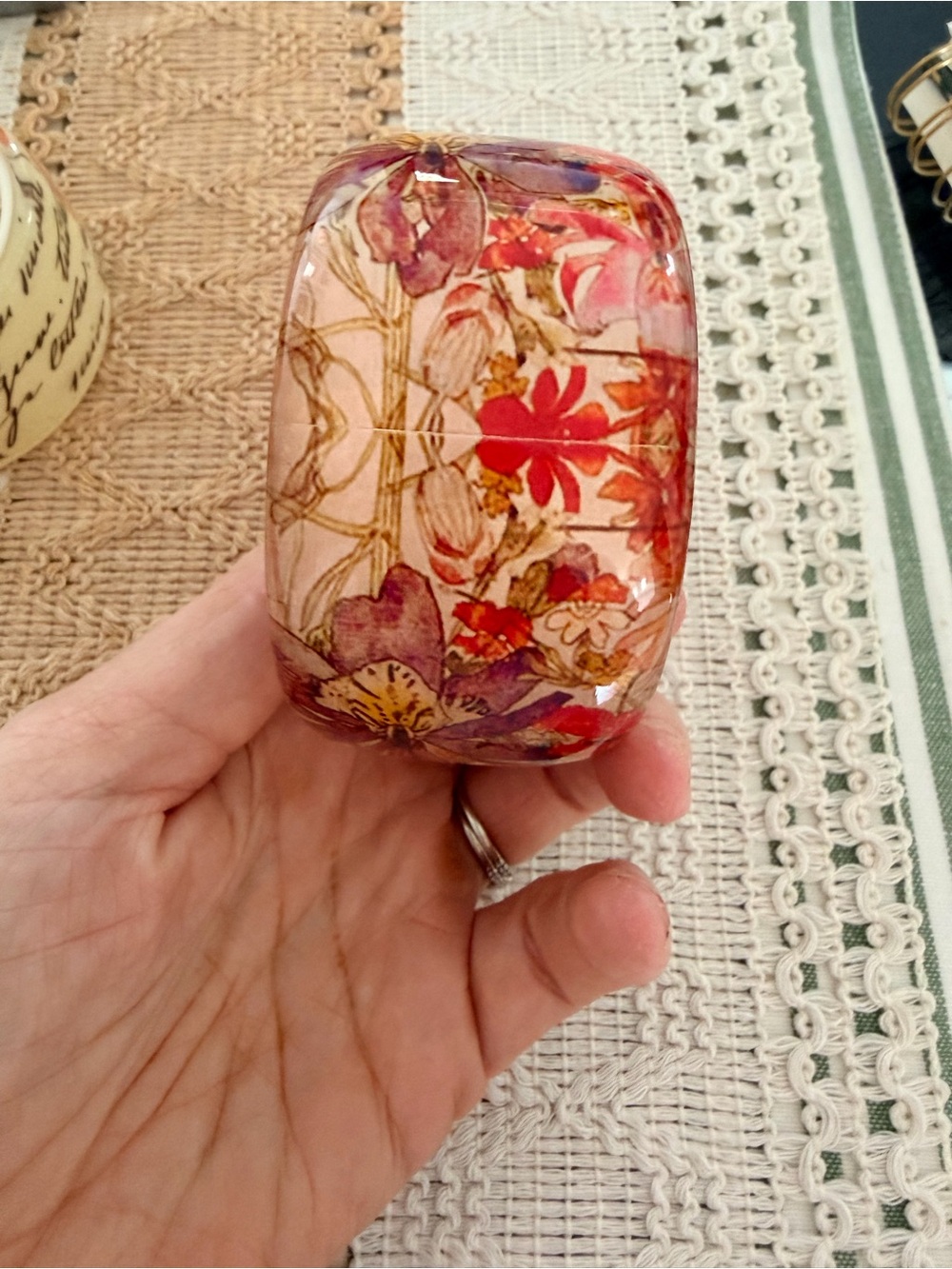 Amedeo Floral Cameo Hard Case Clutch - Multicolor - Picture 3 of 3